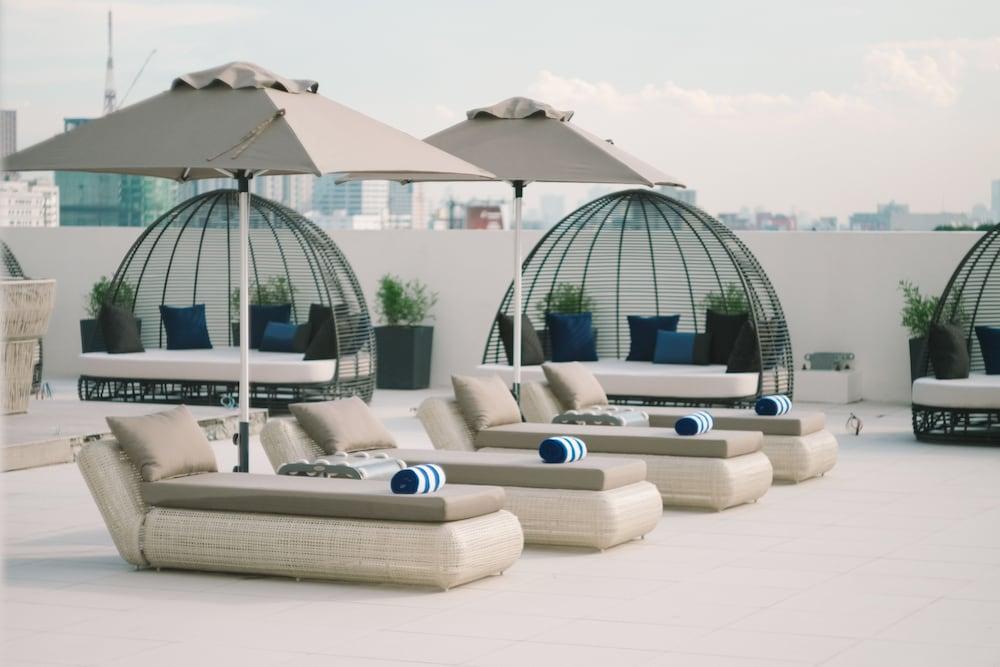 Seda Vertis North Кесон-Сіті Екстер'єр фото The rooftop pool at the hotel