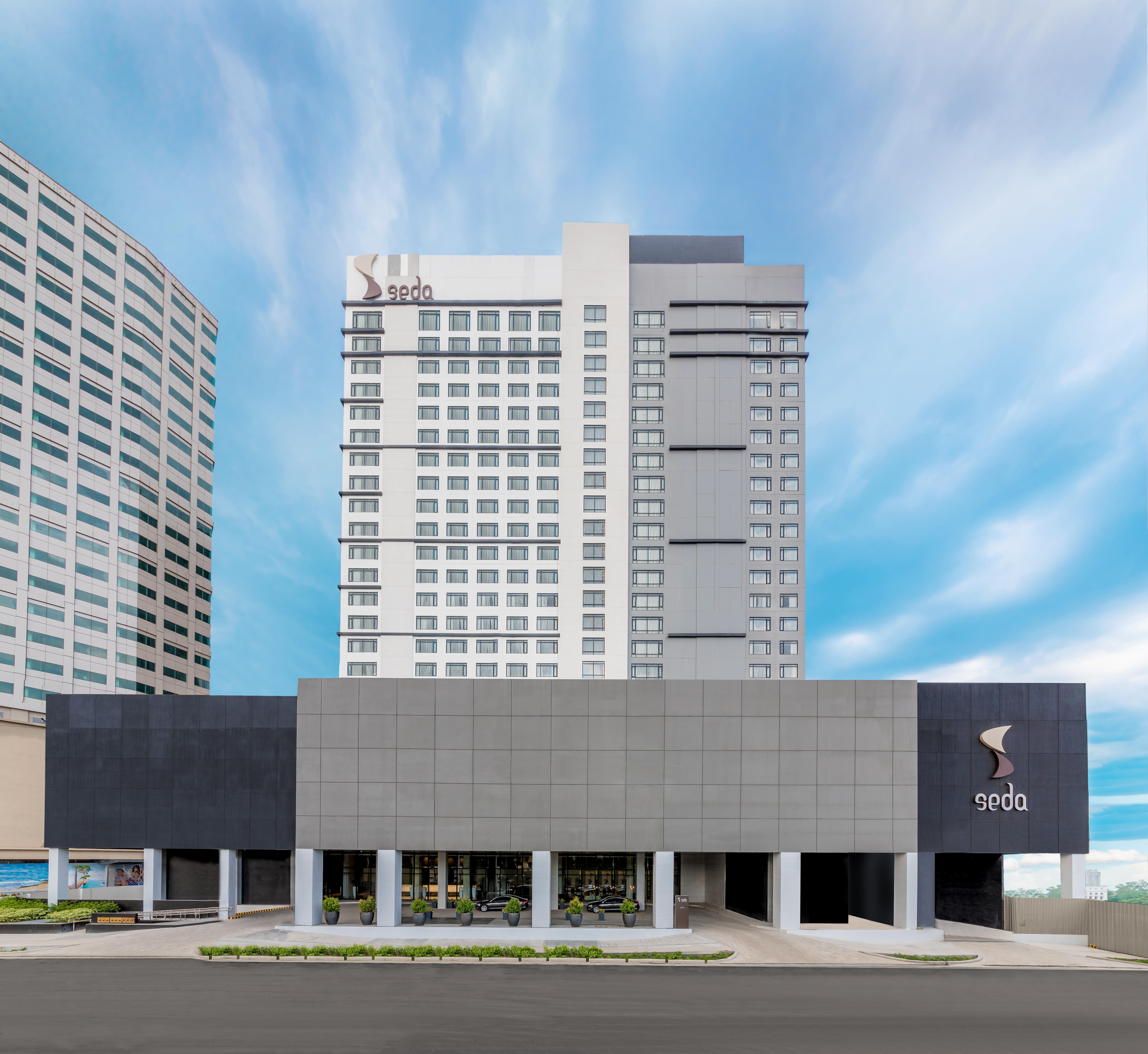 Seda Vertis North Кесон-Сіті Екстер'єр фото The Seda Hotel in Iloilo City
