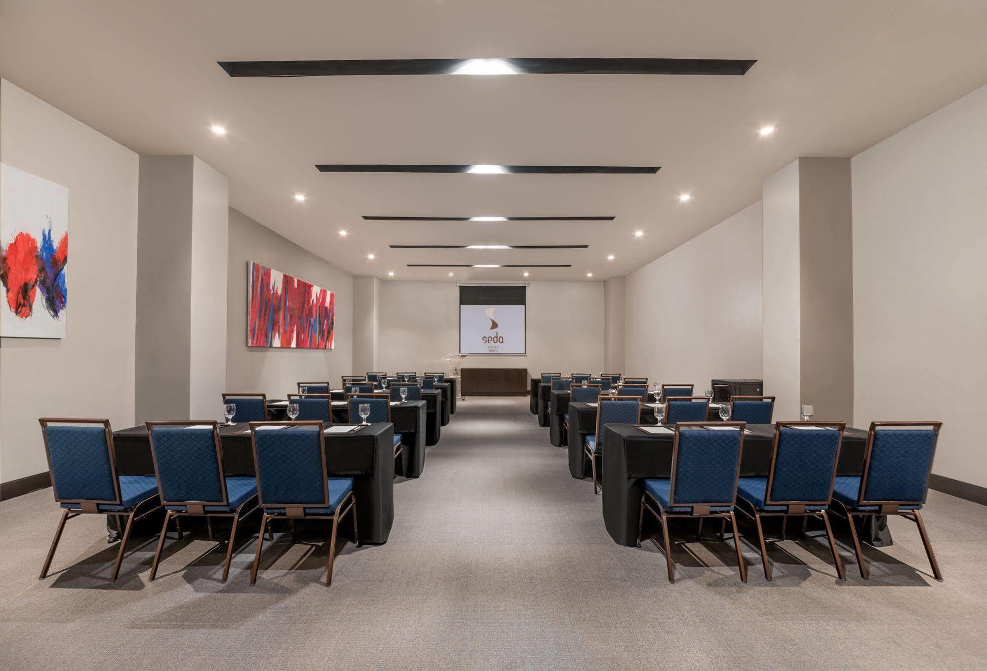 Seda Vertis North Кесон-Сіті Екстер'єр фото Meeting room at the hotel